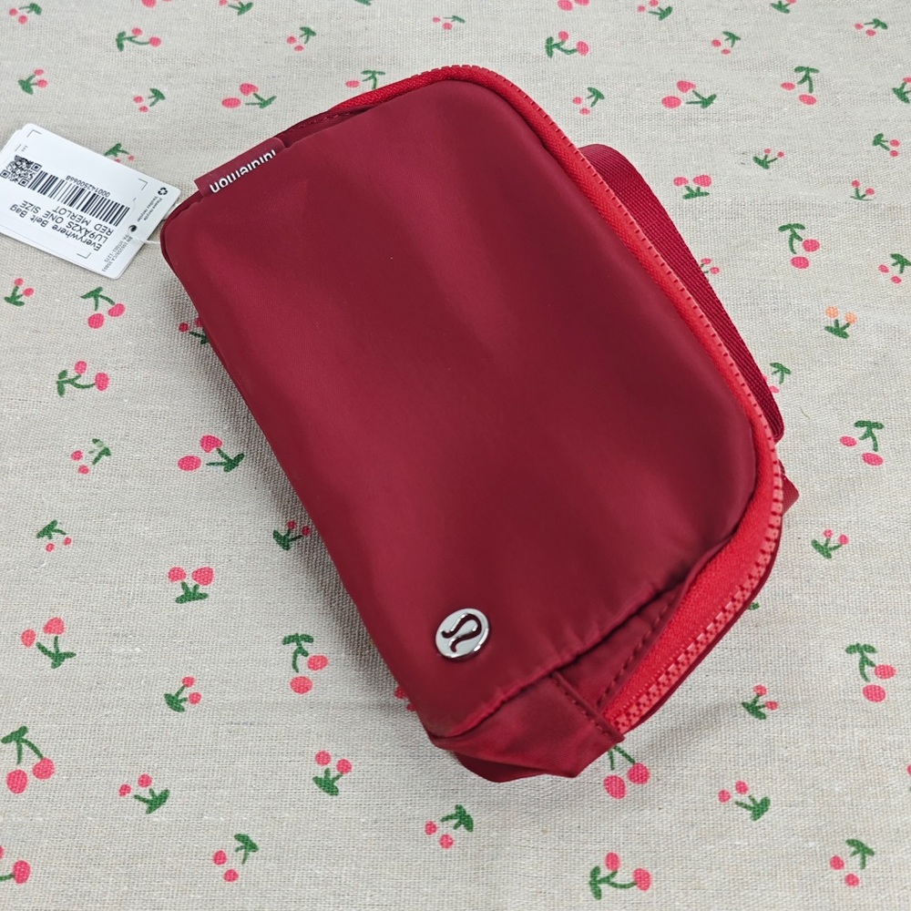lululemon athletica Red Crossbody Belt Bag - Picture 3 of 5